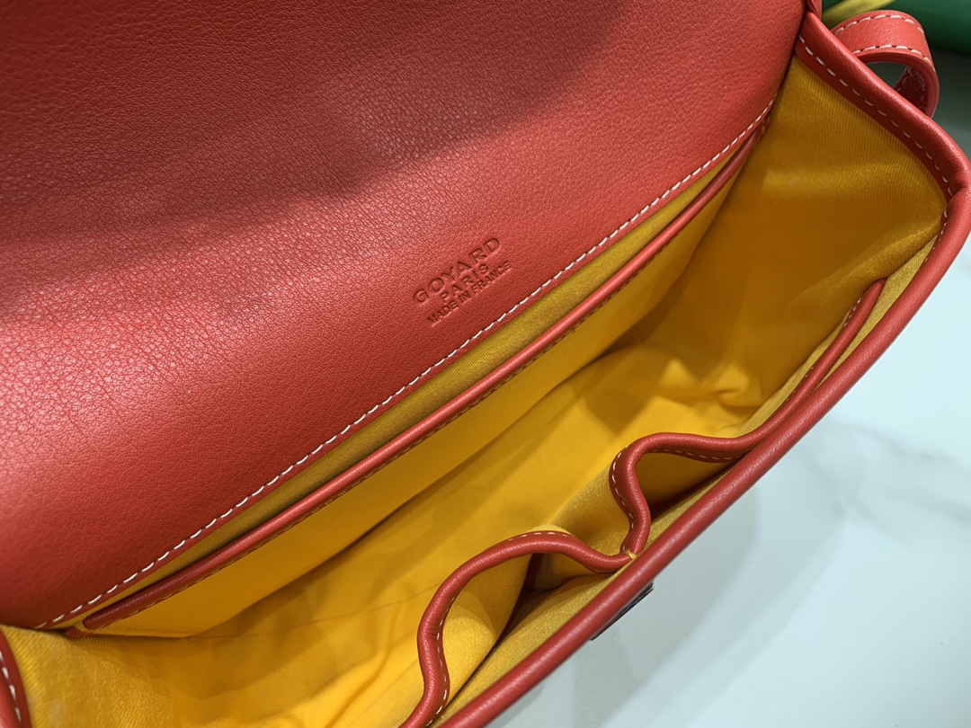 Belvedere PM Shoulder Bag In Red